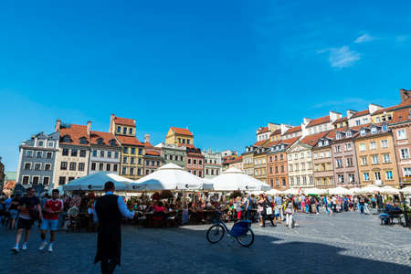 Warsaw, Poland - September 1, 2018: Old Town Market Place or Rynek Starego Miasta with bar and restaurants and people around in the old town of Warsaw, Polandのeditorial素材