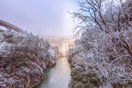 Gebrada, one day in winter, to the dam of the pantÃ  d'Olianaの写真素材