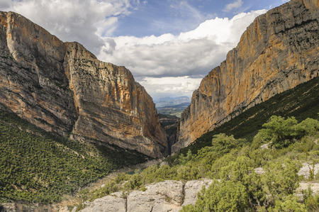 The Mont-Rebei is, without a doubt, one of the most unique natural areas of the foothills, from a landscape point of view, being the only large gorge open infrastructure for its great biodiversity の写真素材