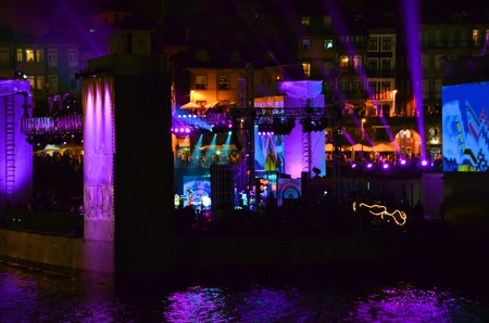 Floating dock for the presentation of a musical concert on the Douro riverのeditorial素材