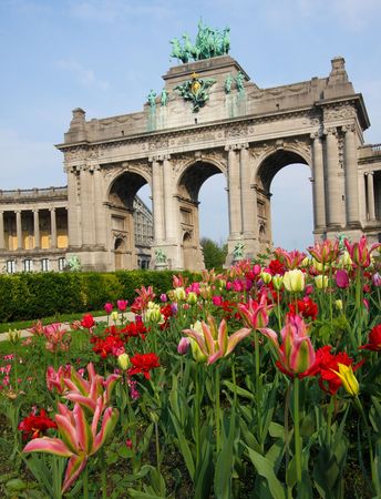The Triumphal Arch (Arc de Triomphe) in the Cinquantenaire park in Brussels. Built in 1880 for the 50th anniversary of Belgium.の写真素材