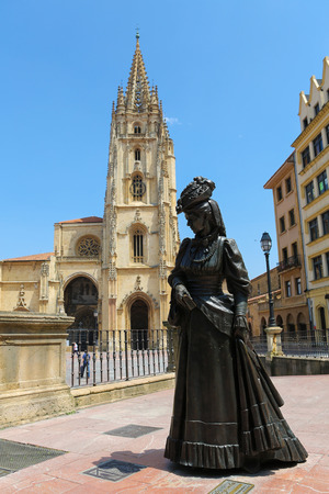 OVIEDO, SPAIN - JULY 17, 2014:  Statue of La Regenta in front of the Cathedral of San Salvador in Oviedo, capital of Asturias, Spain.のeditorial素材
