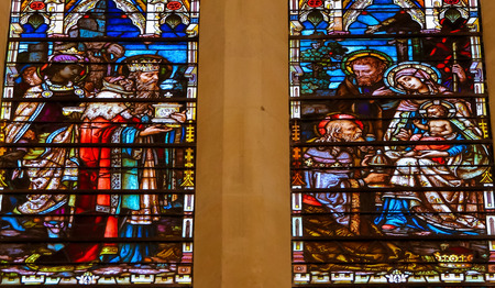 BURGOS, SPAIN - AUGUST 13, 2014: Stained glass window depicting the Epiphany in the cathedral of Burgos, Castille, Spain.のeditorial素材