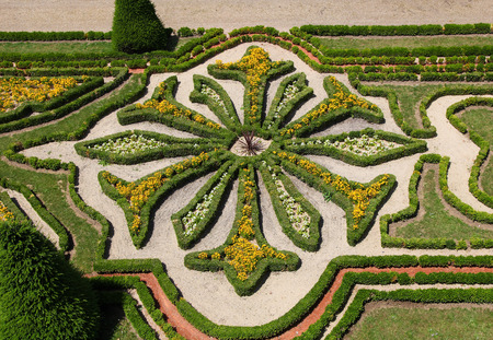 Detail of hedges in the interior gardens of the castle of Angers, once capital of Anjou, in Marne-et-Loire, France.のeditorial素材