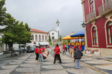PAREDES DE COURA, PORTUGAL - AUGUST 8, 2014: Folkloristic drum band in the center of Paredes de Coura in Norte region, Portugalのeditorial素材