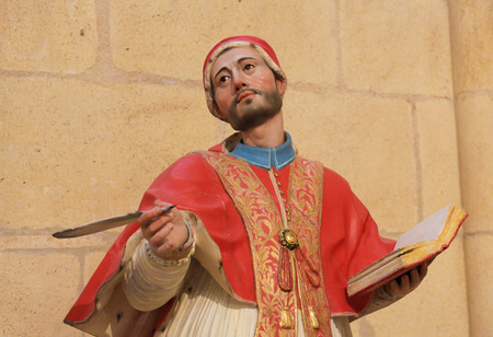 BURGOS, SPAIN - AUGUST 13, 2014: Polycrhome Statue of a Theologian in the Cathedral of Burgos, Castille, Spainのeditorial素材
