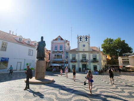 CASCAIS, PORTUGAL - JULY 15, 2016: Central square in Cascais with statue of Dom Pedro I, Lisbon, Portugalのeditorial素材