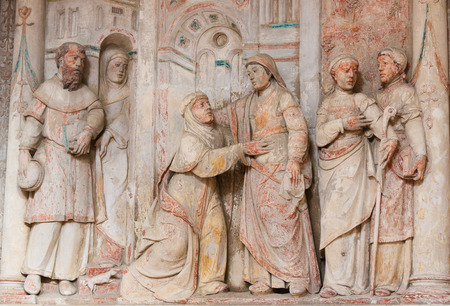 BAVEIRO, PORTUGAL - JULY 28, 2016: Bas Relief of the Visitation of Mother Mary to Saint Elisabeth in the Cathedral of Aveiro in the Centro region, Portugal.のeditorial素材