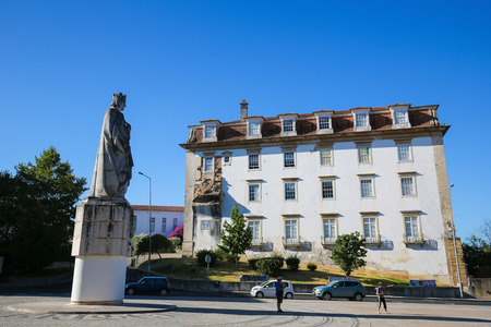 COIMBRA, PORTUGAL - JULY 31, 2016: Statue of King Denis I of Portugal at the University building of Coimbra, Portugalのeditorial素材