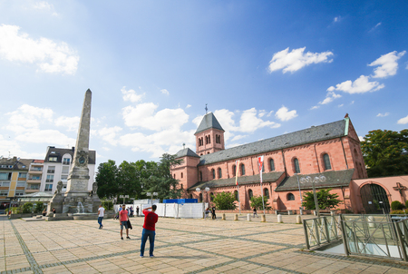 St Martinâs Church (Martinskirche) (13th century) in Worms, Rhineland-Palatinate, Germany.のeditorial素材