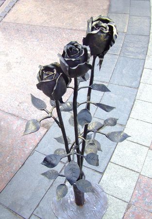 metal rosesの写真素材