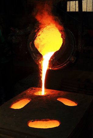 Making hot iron in foundry