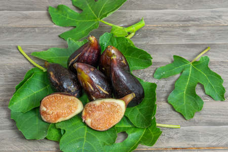 natural brebas collected from a treeの写真素材