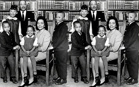 Martin Luther king jr. portrait family. wife and sons. 3D Cross-Eyed Stereoscopic VR USA Young African American activist, lead the civil rights movement. Black and White.のeditorial素材