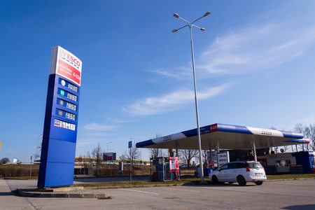 TABOR, CZECH REPUBLIC - FEBRUARY 6 2018: Tesco company logo with gas station in front of supermarket building on February 6, 2018 in Tabor, Czech Republic.のeditorial素材