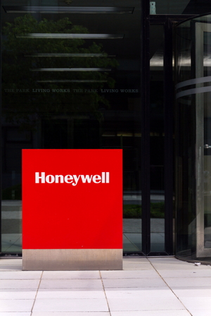 PRAGUE, CZECH REPUBLIC - MAY 10 2018: Honeywell company logo on headquarters building on May 10, 2018 in Prague, Czech Republic.のeditorial素材