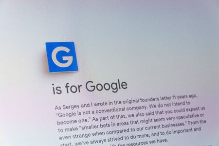 PRAGUE, CZECH REPUBLIC - OCTOBER 4 2018: Google logo on Alphabet parent company homepage on October 4, 2018 in Prague, Czech Republic.のeditorial素材