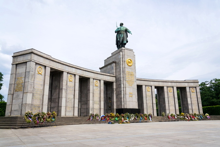 The Soviet War Memorial erected in 1945 near the Berlin Victory Column in the Tiergarten, Berlin, Germanyのeditorial素材