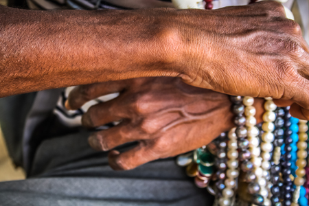Colorful jewelry sold on the beach in southern Indiaの写真素材
