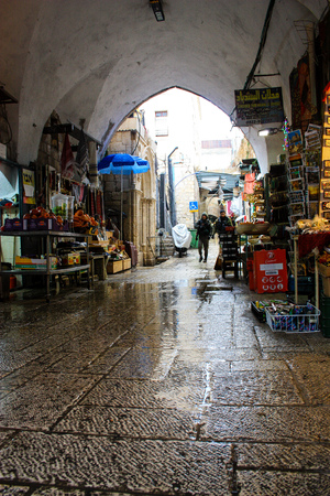 Unknown people walking in the bazaar of the Old City of Jerusalem January 1-2018 on the morningのeditorial素材