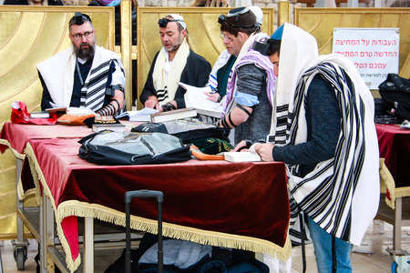 Unknowns people praying on the Western wall in Jerusalem Israel December 31-2017のeditorial素材