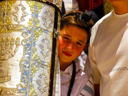 Jerusalem Israel May 21, 2018 View of a religious ceremony with unknowns people front the Western wall in the old city of Jerusalemのeditorial素材