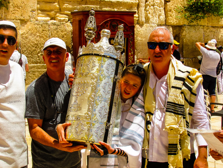 Jerusalem Israel May 21, 2018 View of a religious ceremony with unknowns people front the Western wall in the old city of Jerusalemのeditorial素材