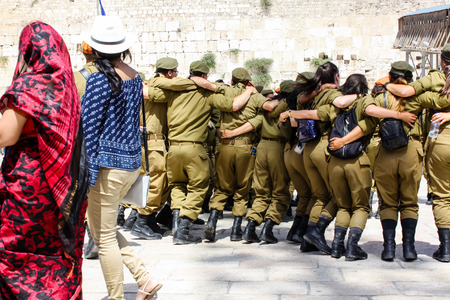 Jerusalem Israel May 21, 2018 View of a Israeli soldiers fraternity ceremony on the Western wall plaza in the old city of Jerusalem in the eveningのeditorial素材