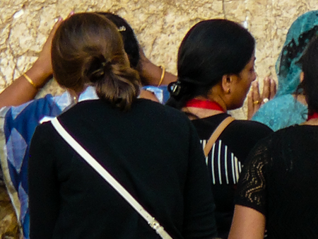 Jerusalem Israel May 17, 2018 Unknowns people praying front the Western Wall in the Old city of Jerusalem in the eveningのeditorial素材