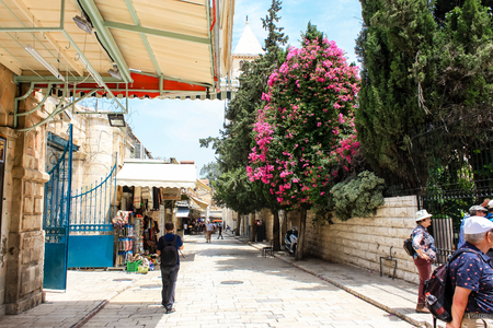 Jerusalem Israel May 28, 2018 View of unknowns people walking in David street in the muslim quarter at the Old city of Jerusalem in the morningのeditorial素材