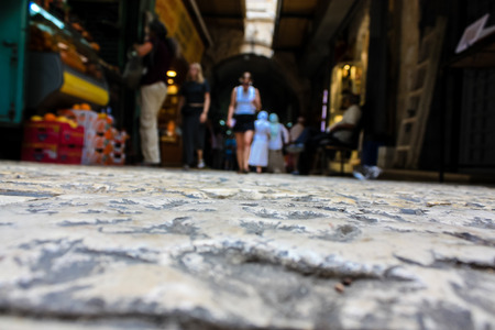 Jerusalem Israel May 28, 2018 View of unknowns people walking in David street in the muslim quarter at the Old city of Jerusalem in the morningのeditorial素材