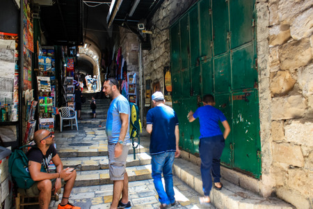 Jerusalem Israel May 28, 2018 View of unknowns people walking in David street in the muslim quarter at the Old city of Jerusalem in the morningのeditorial素材