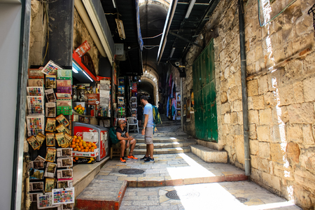 Jerusalem Israel May 28, 2018 View of unknowns people walking in David street in the muslim quarter at the Old city of Jerusalem in the morningのeditorial素材