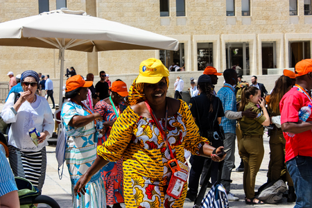 Jerusalem Israel May 21, 2018 View of unknowns people walking on the Western wall plaza in the old city of Jerusalem in the eveningのeditorial素材