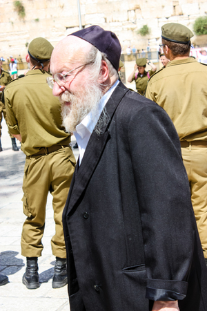 Jerusalem Israel May 21, 2018 View of unknowns people walking on the Western wall plaza in the old city of Jerusalem in the eveningのeditorial素材
