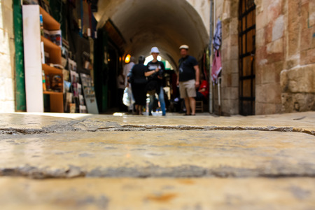 Jerusalem Israel May 28, 2018 View of unknowns people walking in David street in the muslim quarter at the Old city of Jerusalem in the morningのeditorial素材