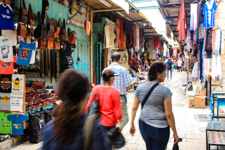Jerusalem Israel May 28, 2018 View of unknowns people walking in David street in the muslim quarter at the Old city of Jerusalem in the morningのeditorial素材