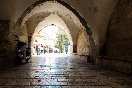 Jerusalem Israel May 28, 2018 View of unknowns people walking in David street in the muslim quarter at the Old city of Jerusalem in the morningのeditorial素材
