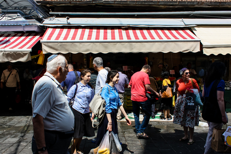 Jerusalem Israel June 1, 2018 View of unknowns people walking and shopping at Mahane Yehuda market in Jerusalem in the morningのeditorial素材