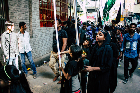Varanasi India November 17, 2018 View of unknowns Shiite Muslims children take part in a procession as part of the Ashura commemorations in the Arabian district of Varanasiのeditorial素材