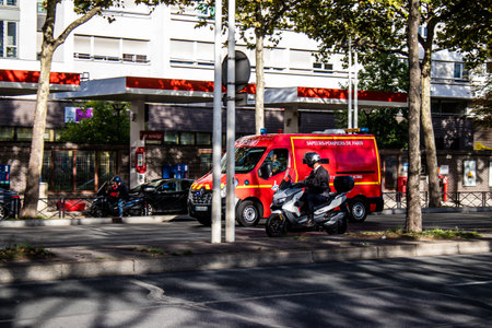 Paris, France - September 14, 2022 Fire engine driving through the streets of Paris during the coronavirus outbreak hitting Franceのeditorial素材