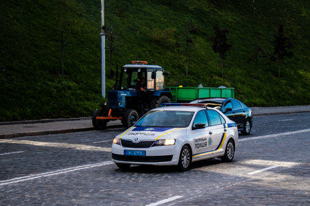 Kyiv, Ukraine - November 02, 2022 Police car in the city center of kyiv during the war with Russia, kyiv are the target of Russian missiles and the sirens sound every dayのeditorial素材