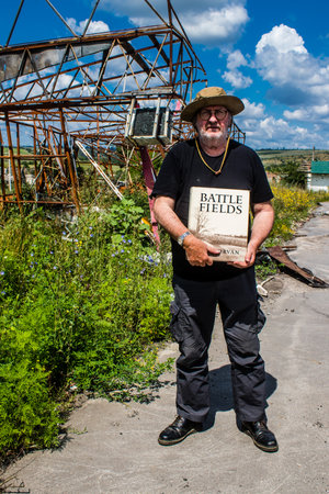 Yan Morvan, French journalist, photographer and great reporter covers the war in Ukraine and working in Kam'yanka village. He has covered a number of major conflicts in Europe, the Middle East and Africa. Yan Morvan is considered in the world of photojourのeditorial素材