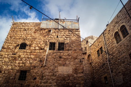 Hebron, West Bank, December 19, 2025 Alleyways and stone arches in the Old City. The traditional architecture showcases the preserved cultural heritage within this Palestinian-administered zone.のeditorial素材
