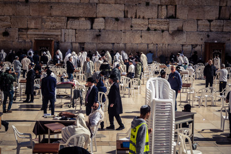 Jerusalem, Israel - February 18, 2026. Wide perspective of the Western Wall plaza showing the crowd of worshippers. The vibrant heart where sacred meets history.のeditorial素材