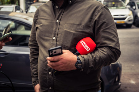 Tel Aviv, Ramat Gan, Israel, March 18, 2026 Cnews journalists Thibaud Marcheteau and Timothee Forget present at the scene at the exact moment of the Iranian missile attack in the Ramat Gan district of Tel Aviv. The French media crew was very close to the のeditorial素材