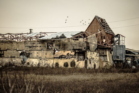 Terny, Ukraine, 28 November 2022 Cityscape of the destroyed village of Terny in the Donbass in Ukraine, this is the front line, the Russian army has invaded Ukraine and fierce fighting takes place in this region which has become a battlefieldのeditorial素材