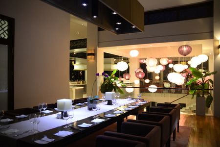 table setting in restaurantのeditorial素材