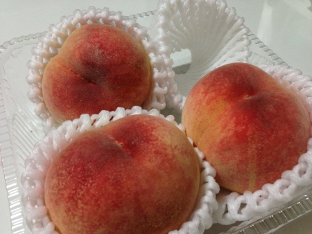 Fresh peach from moms supermarket.の素材
