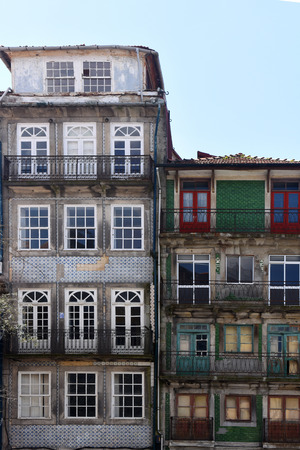 Houses in Porto Portugal (Rua campo Martires Patria)の写真素材